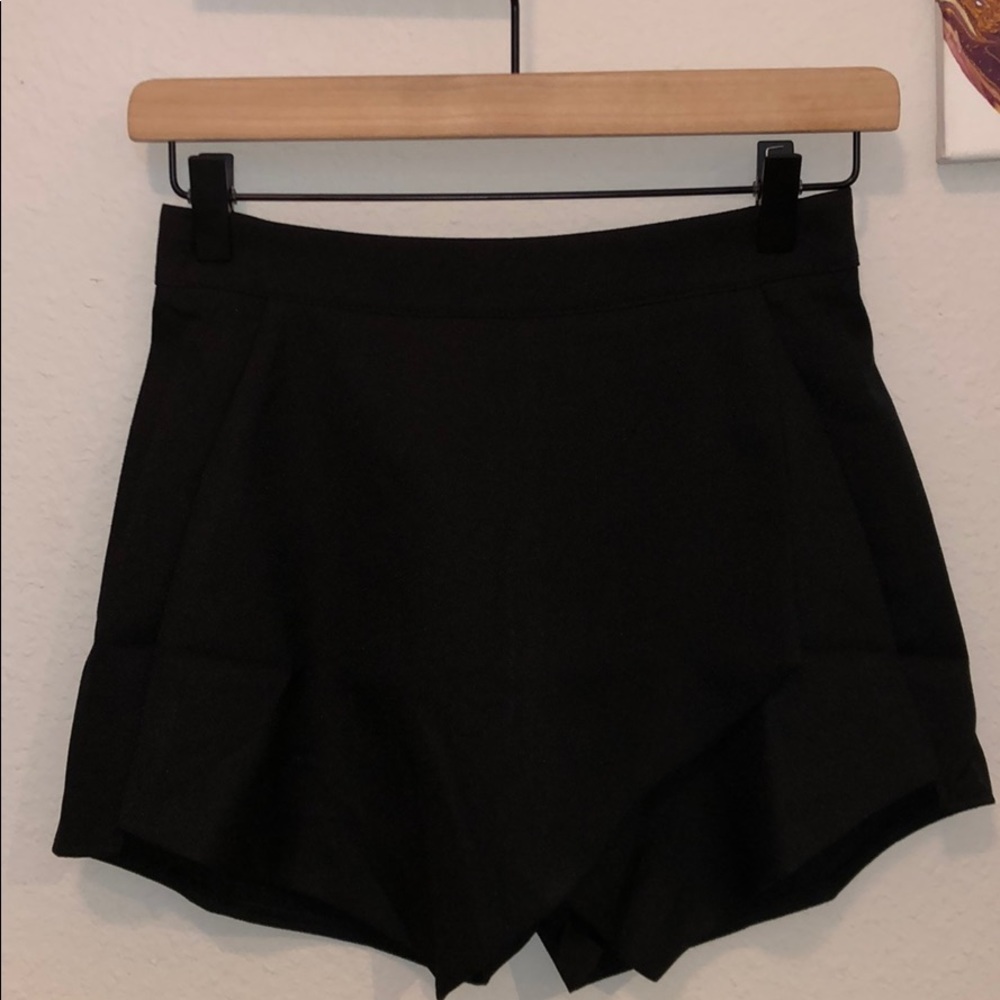 Missguided Black Envelope Skort Size 4 NWT